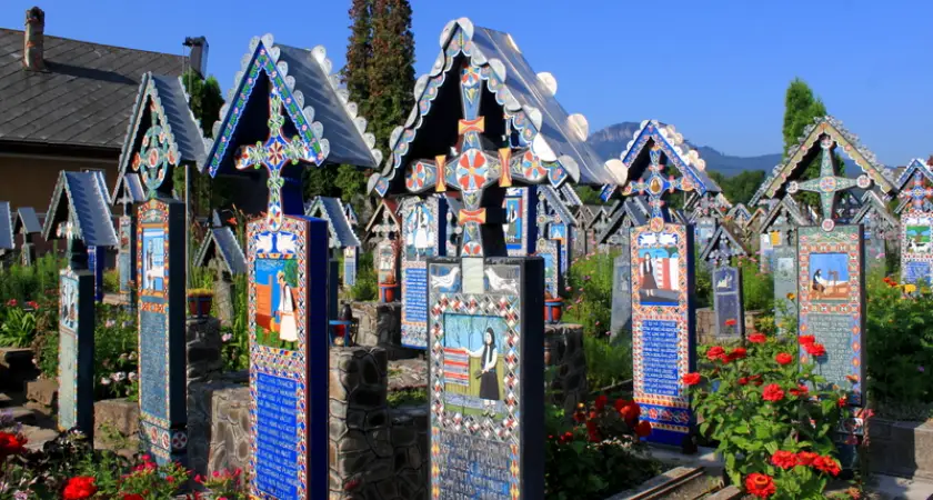 Veselý hřbitov v Rumunsku