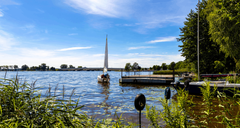 Zegrzynskie Reservoir Lake